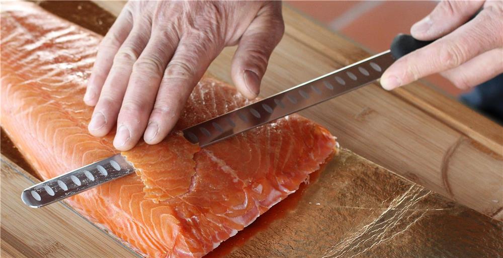 Couteau à jambon ou à saumon alvéolé