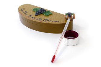 Thermomètre à vin avec anneau anti-goutte et sa boîte de rangement